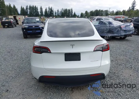 2022 Tesla Model Y Performance Dual Motor All-Wheel Drive z USA, uszkodzony, nr VIN 7SAYGDEF3NF565275